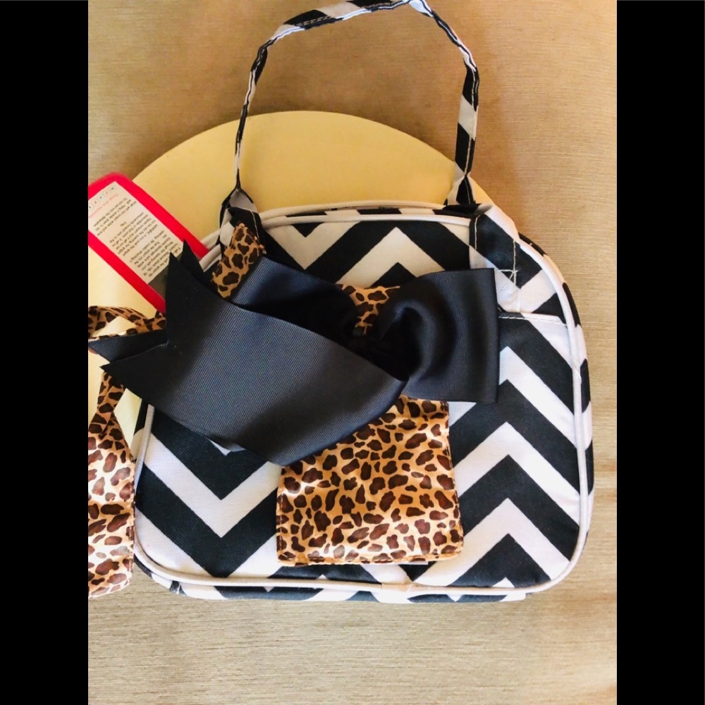NWT Vivajennz Wine Purse